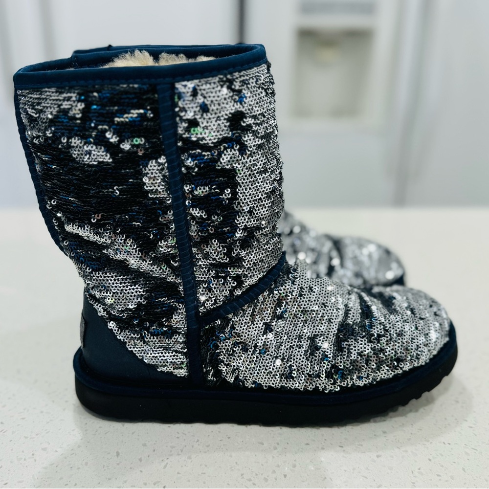 Women Sparkling Blue & Silver Boots-Size 8.5